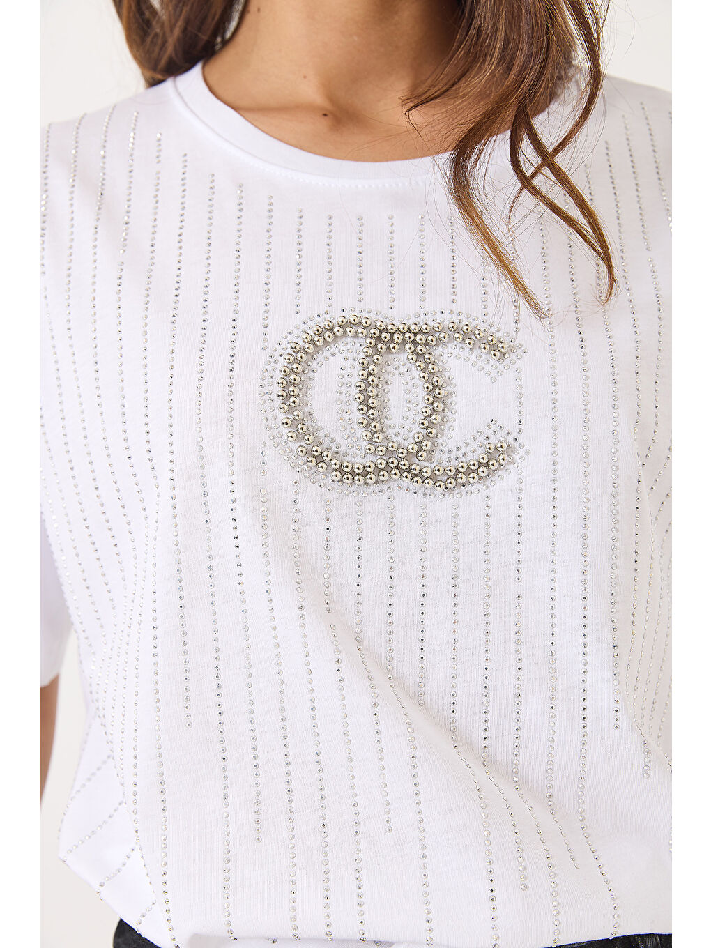 Beyaz Kadın Bisiklet Yaka Kısa Kollu Boncuk Taş Baskılı Salaş T-Shirt-4