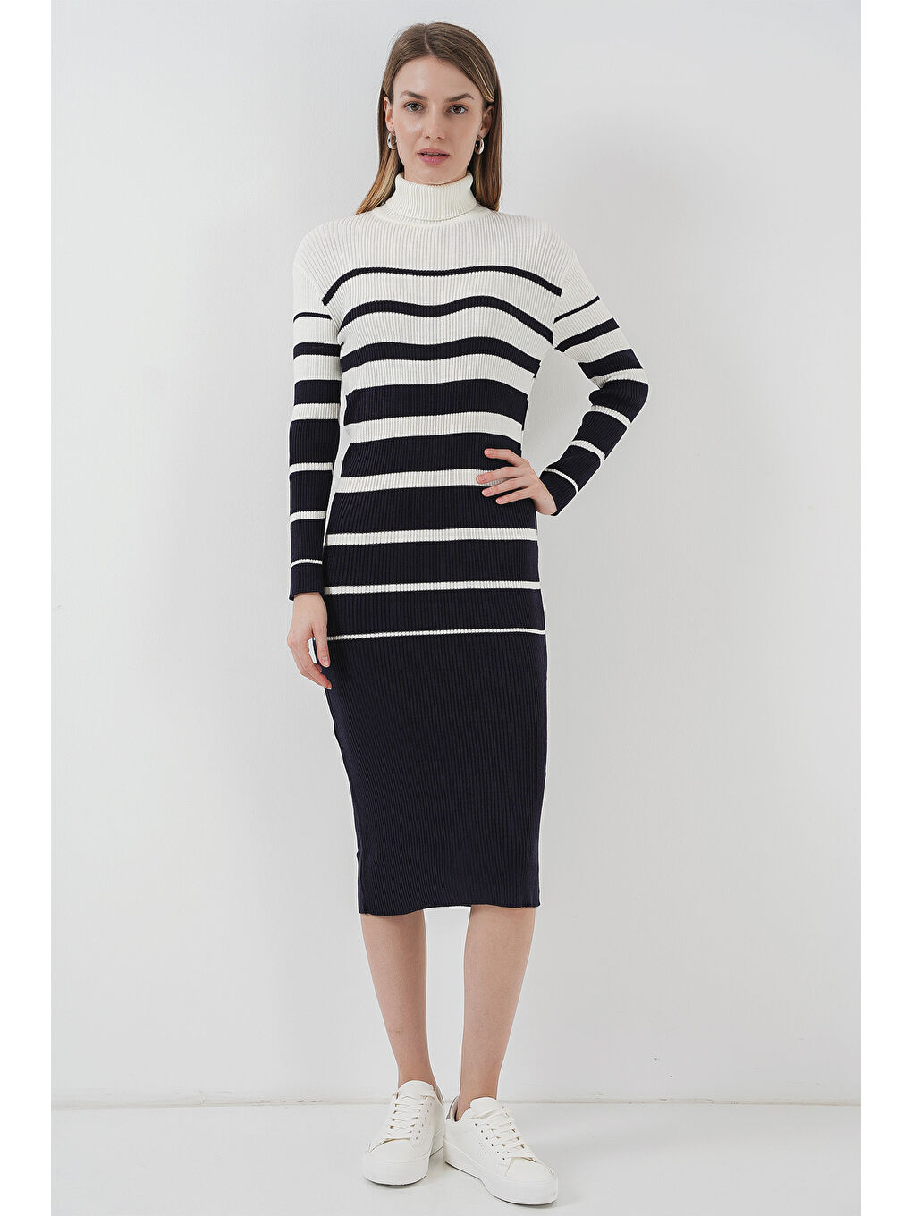 15841 Boğazlı Lacivert Beyaz Triko Elbise-1