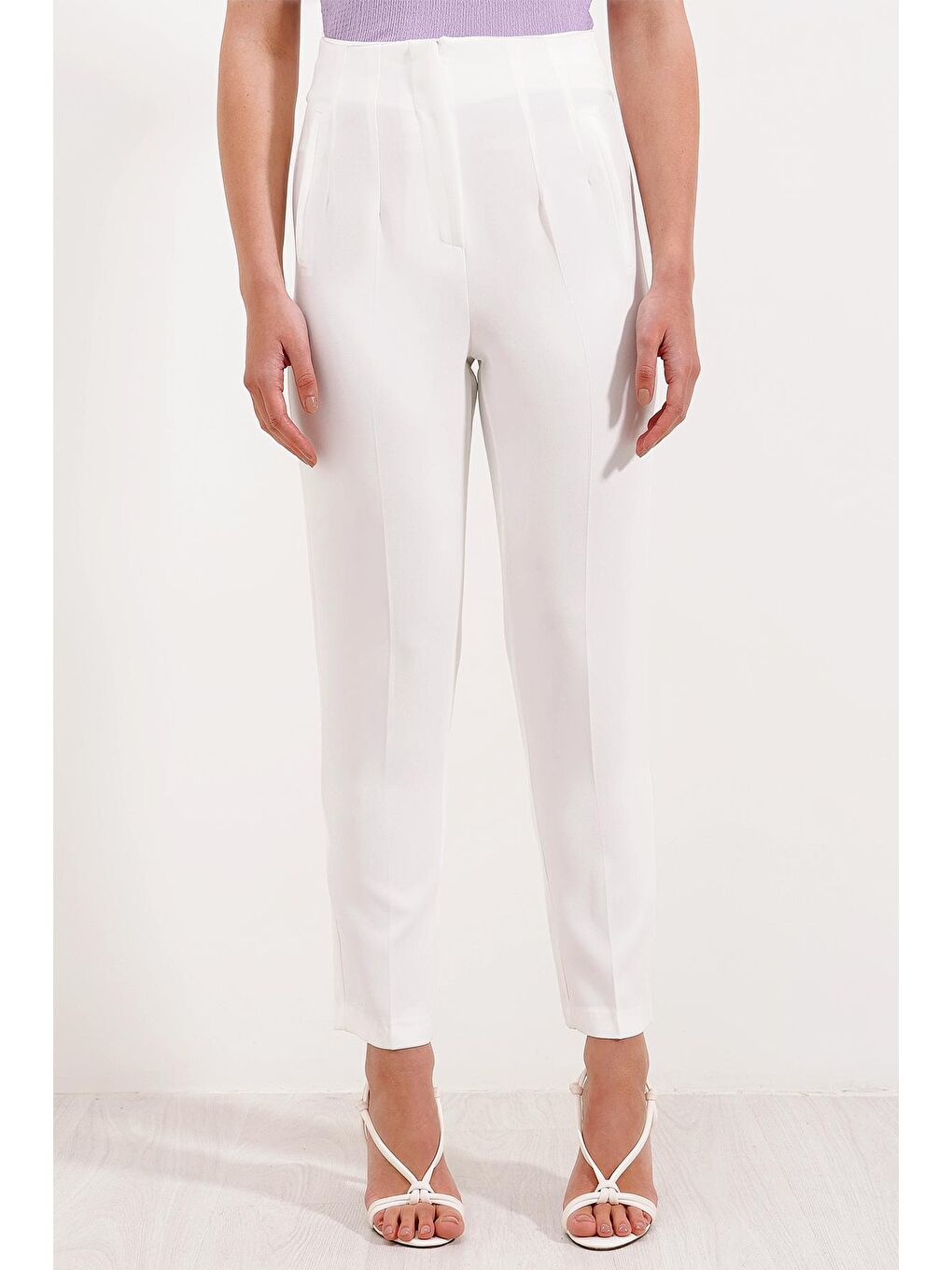 Kadın Beyaz Yüksek Bel Kumaş Pantolon 6650