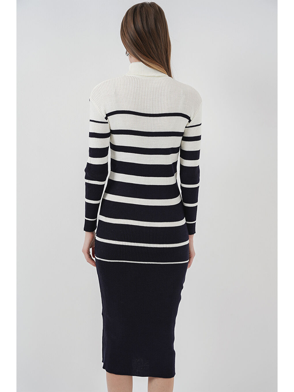 15841 Boğazlı Lacivert Beyaz Triko Elbise-5