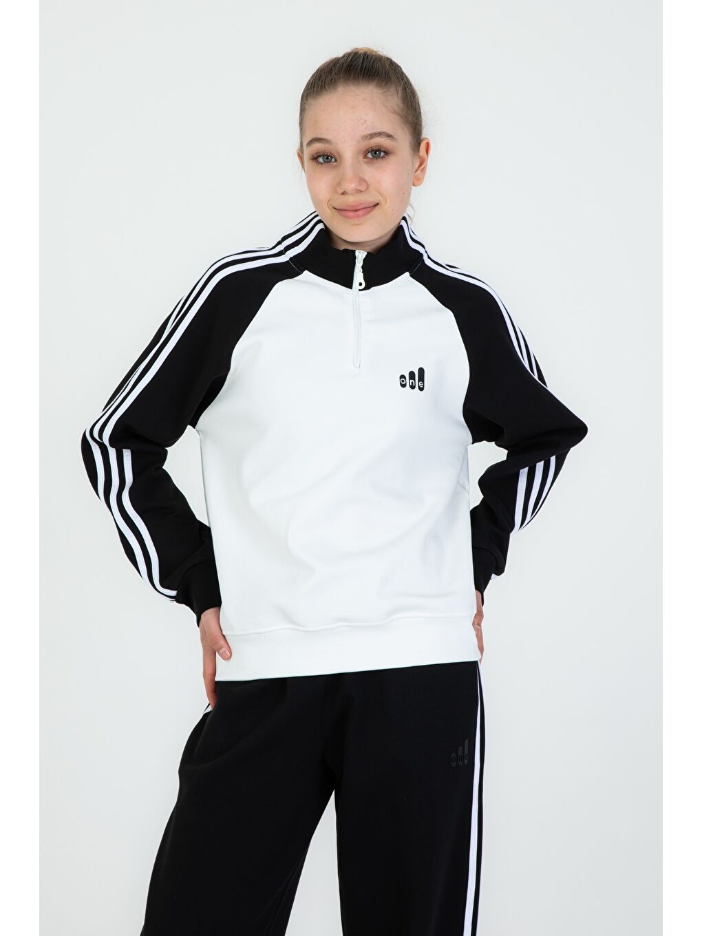 Siyah Kız Çocuk Fermuar Yakalı Bol Paça Eşofman Takım-2