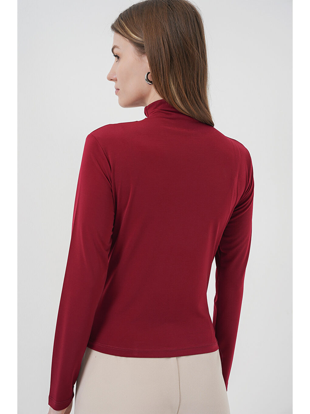 938 Büzgü Detaylı Dik Yaka Sandy Bluz - Bordo-5