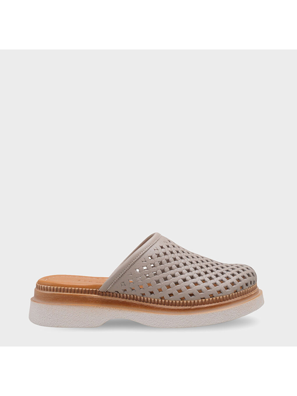 Gri Madelle Hakiki Deri Dolgu Topuk Zımbalı Kadın Sabo