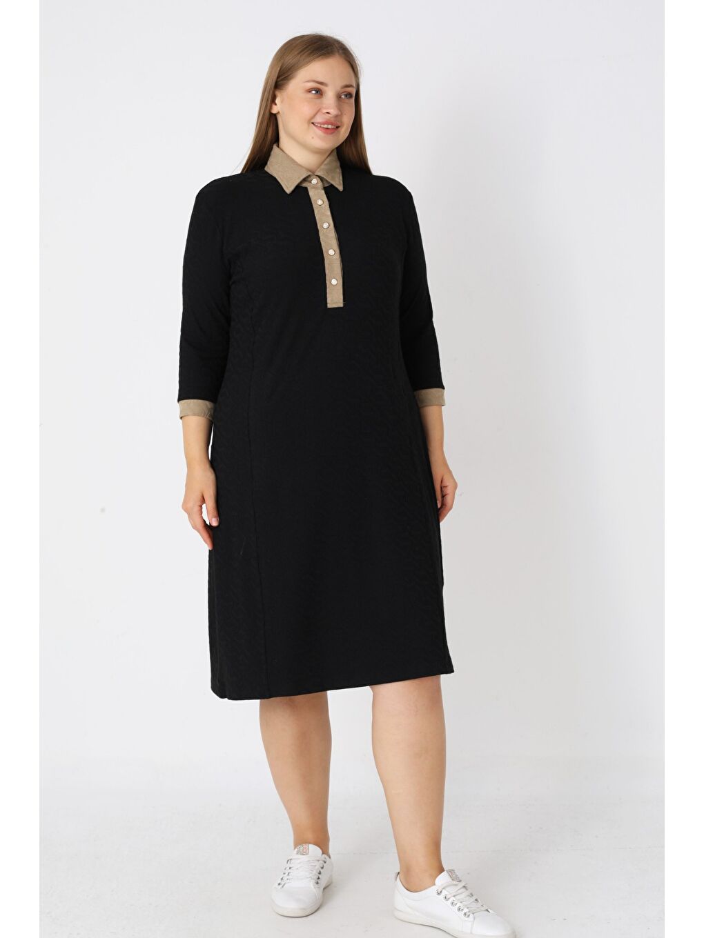 Siyah Desenli Truvakar Kollu Düğmeli Jakarlı Kumaş Kadın Büyük Beden Elbise-2