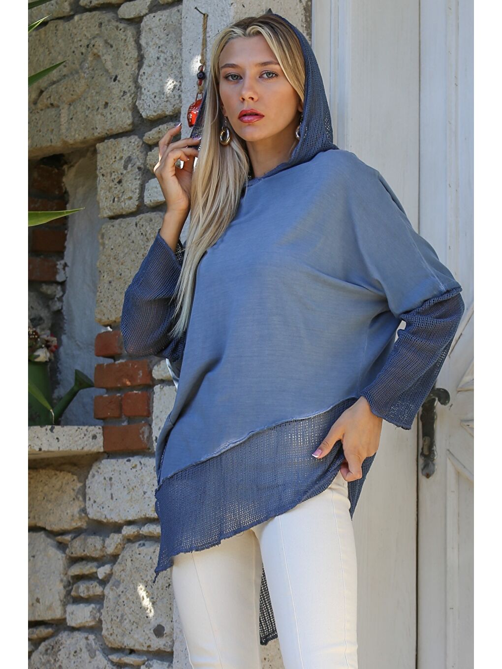 Mavi Kapüşonlu Uzun Kol Yıkamalı Örme Asimetrik Casual Bluz-6