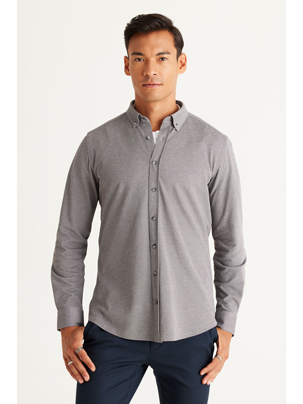 Erkek Gri Slim Fit Dar Kesim Düğmeli Yaka Pike Desenli Örme Gömlek