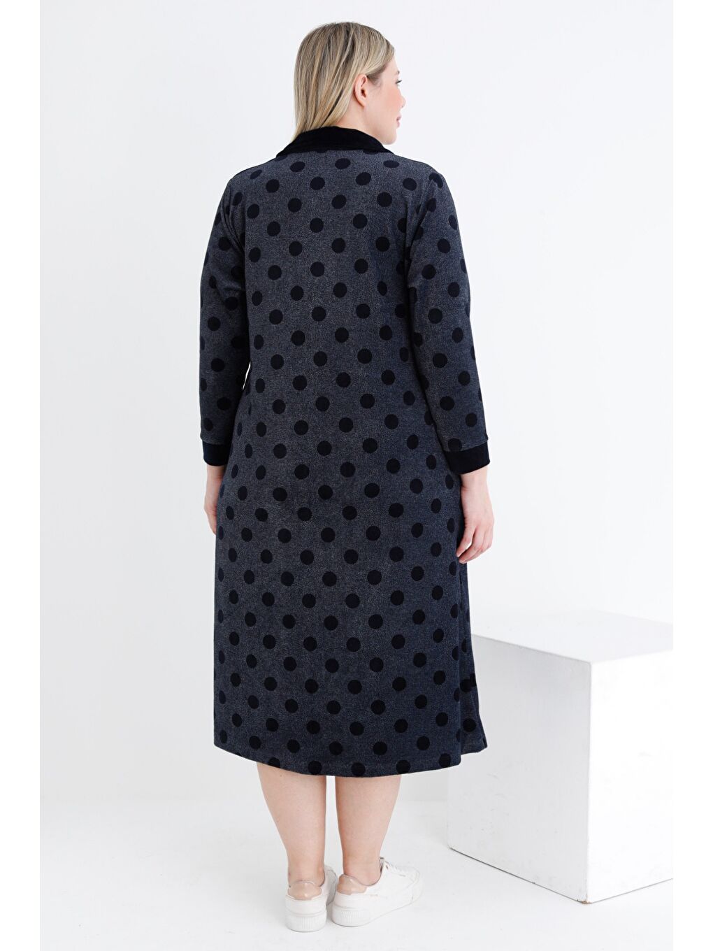 Lacivert Kadın Puantiyeli Fermuarlı Cepli Pamuklu Kadife Büyük Beden Elbise-3