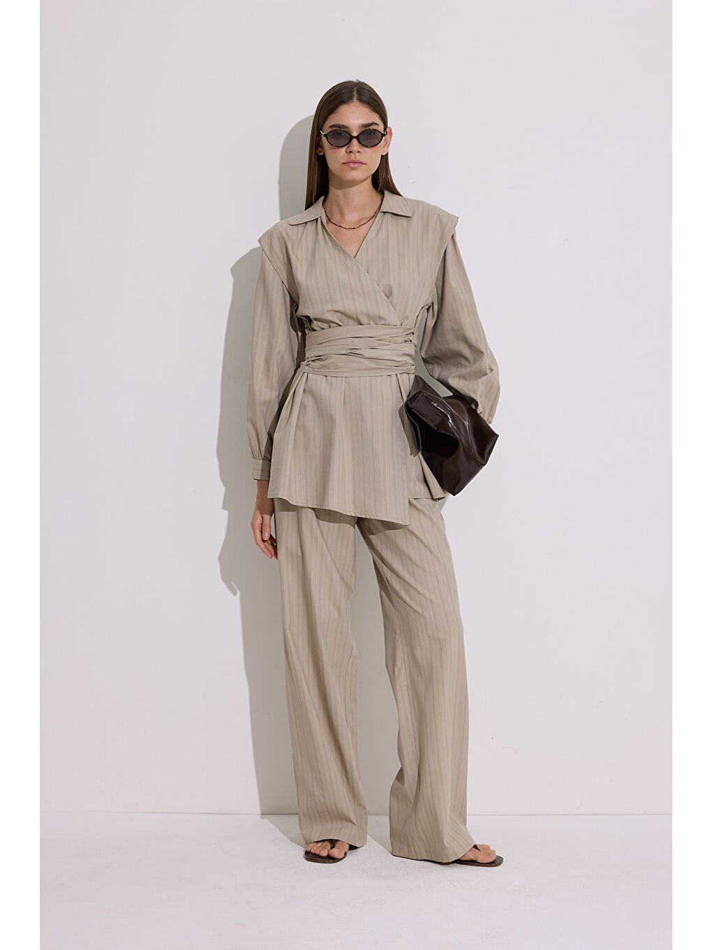 Bağlama Detaylı Kruvaze Gömlek Bej-3