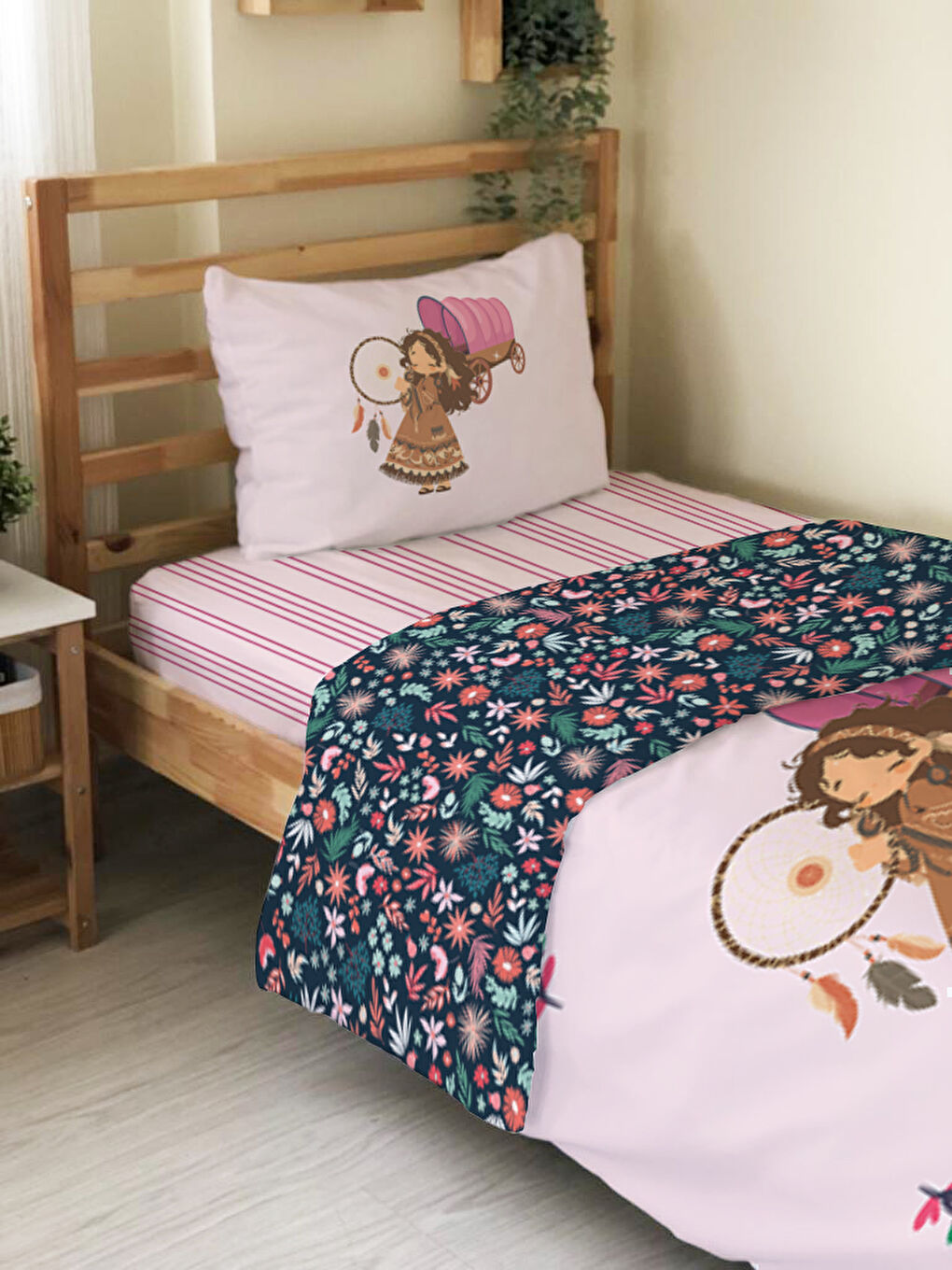 Karışık Kız Desenli Çarşafsız 2'li Takım Baskılı Tek Kişilik Nevresim Takımı 160x220 cm-2