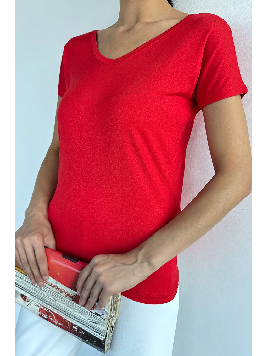 Kırmızı Ön Arka V Yaka Kadın T-shirt