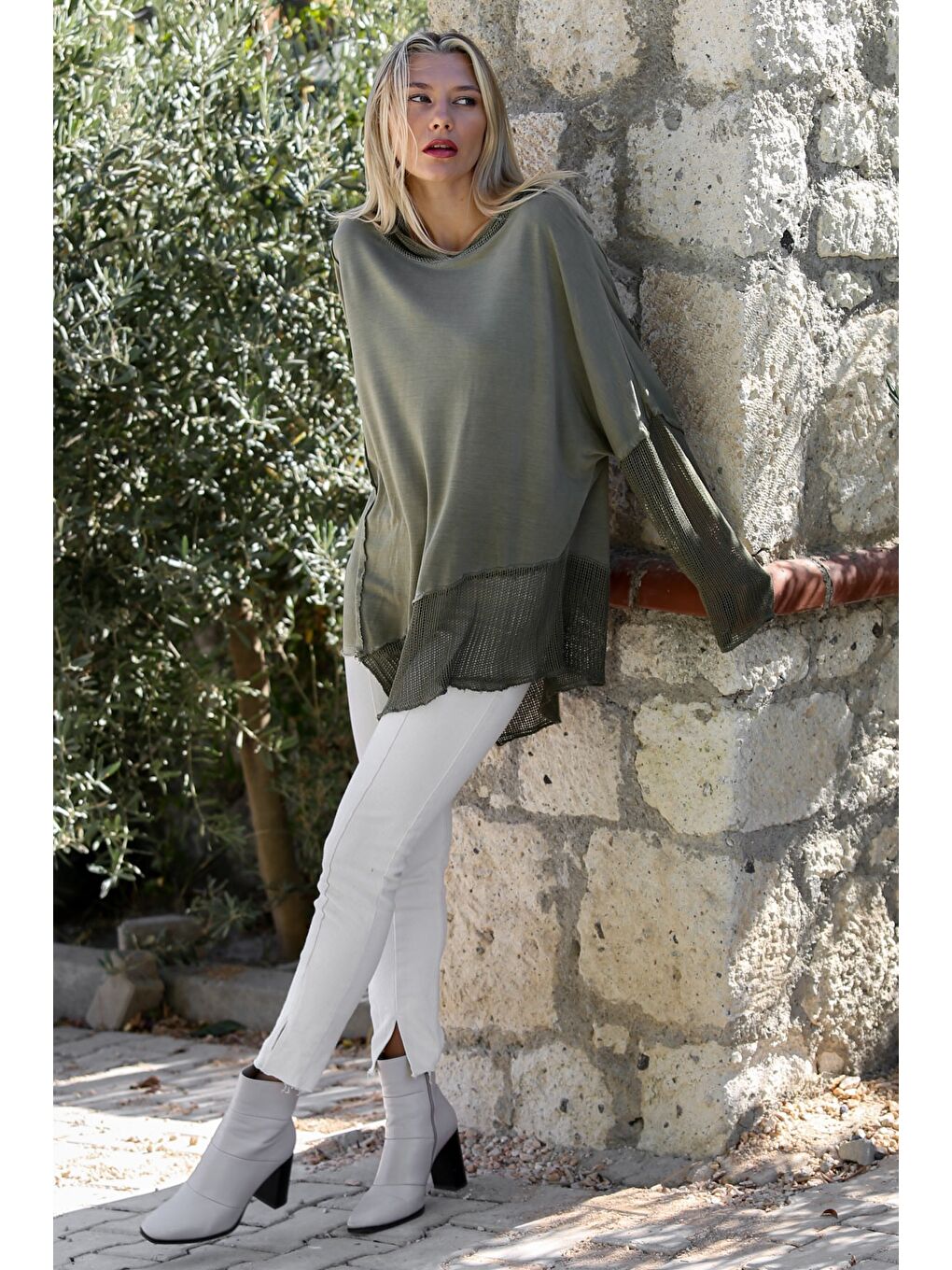 Haki Kapüşonlu Uzun Kol Yıkamalı Örme Asimetrik Casual Bluz-2