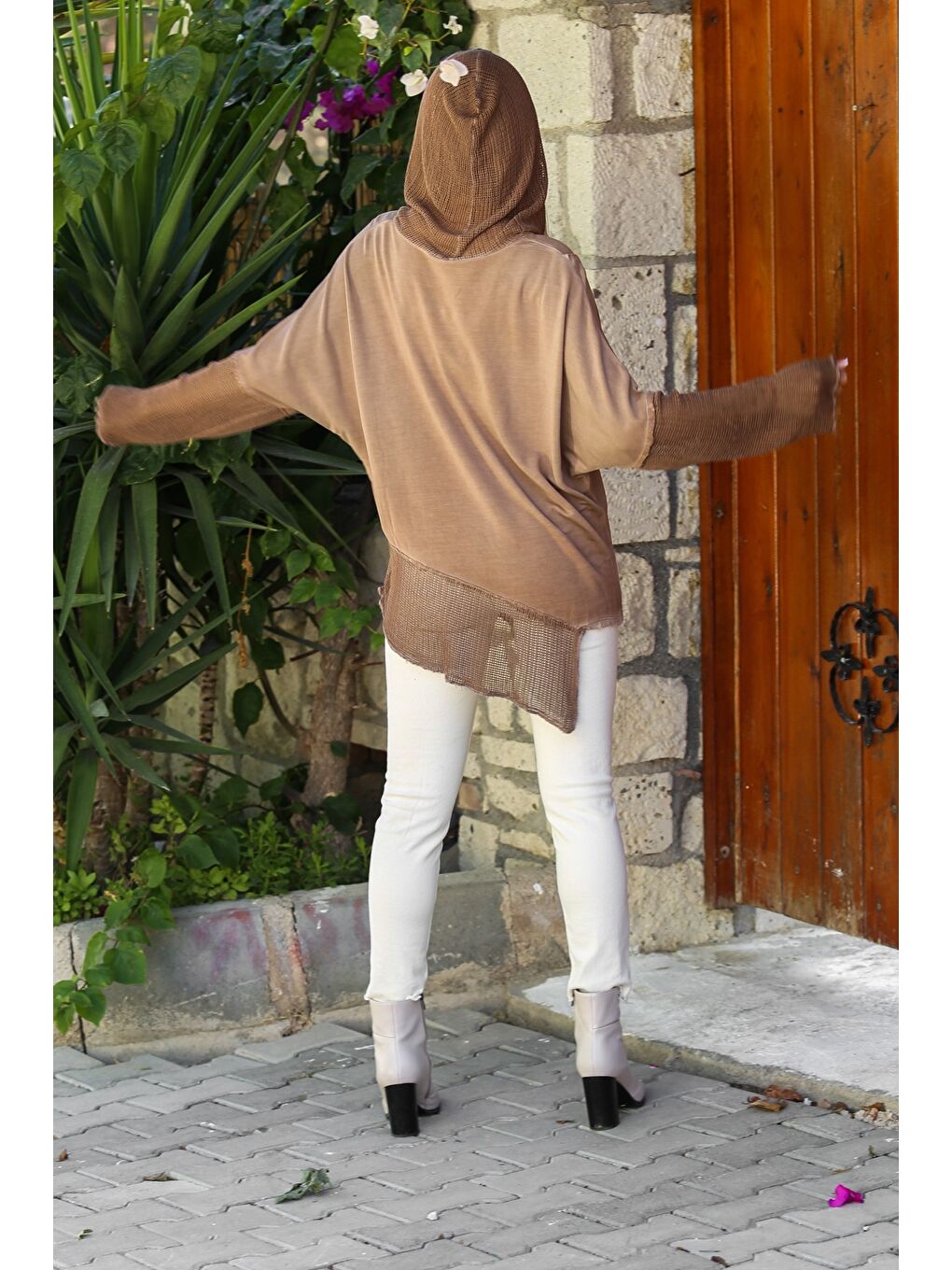 Kahverengi Açık Kahve Kapüşonlu Uzun Kol Yıkamalı Örme Asimetrik Casual Bluz-1