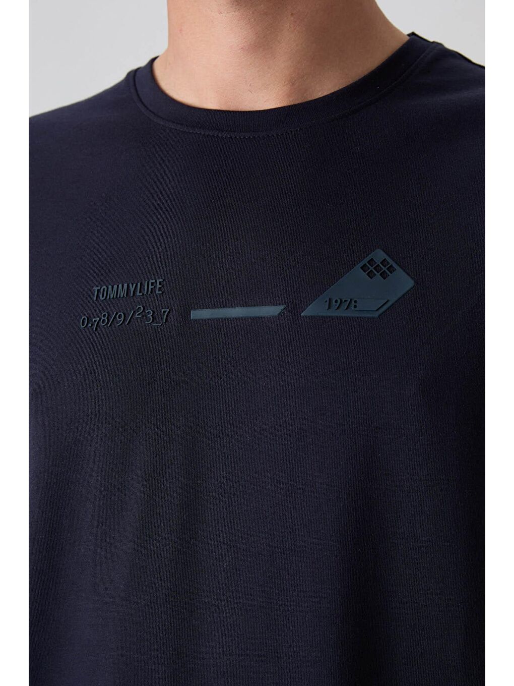 TOMMYLIFE Lacivert Pamuklu Kalın Yumuşak Dokulu Oversize Fit Baskılı Erkek T-Shirt - 88330 - 1