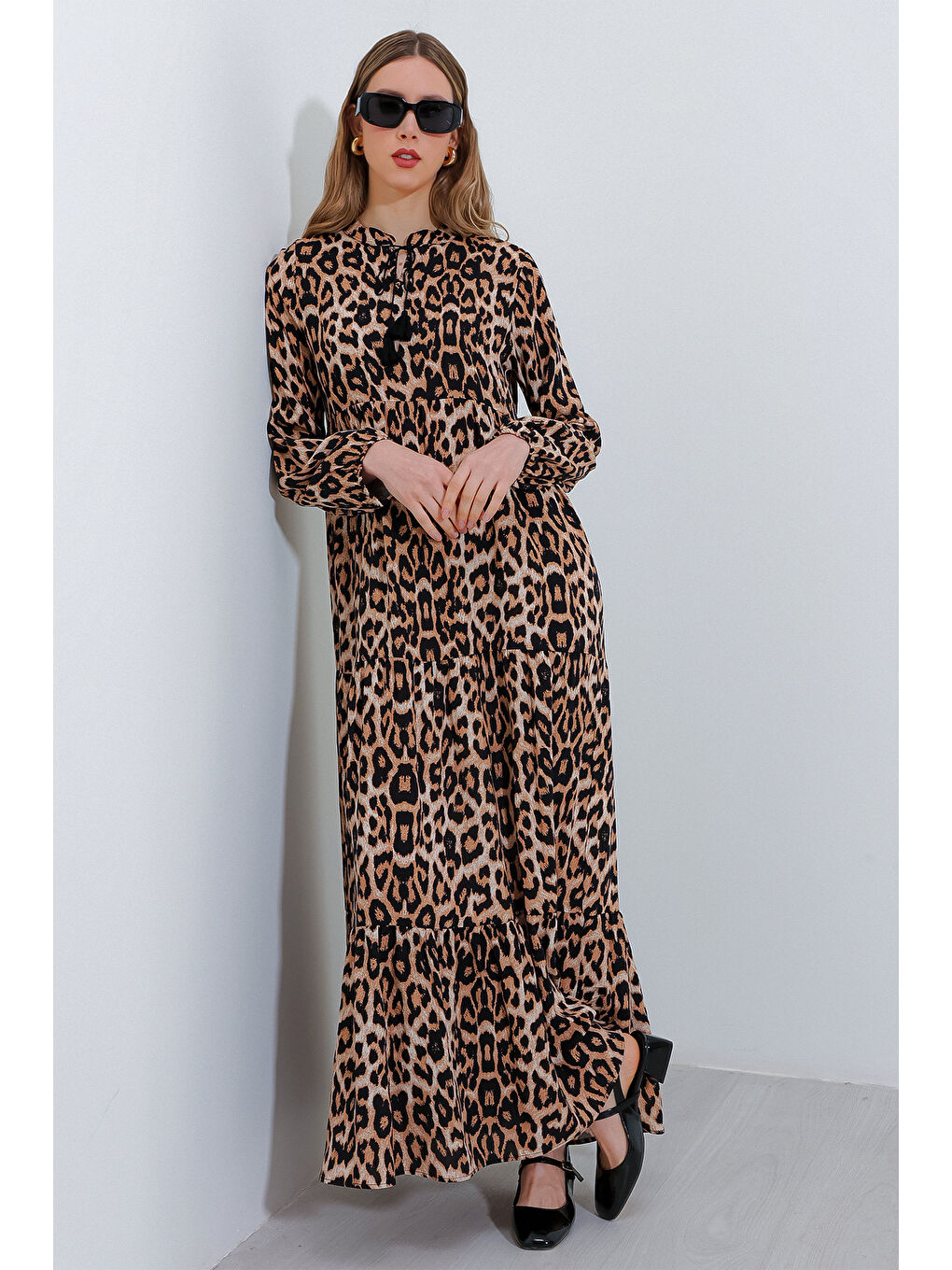 Kahverengi Kadın Kahve Krem Yaka Bağcıklı Viskon Boydan Tesettür Elbise 1627