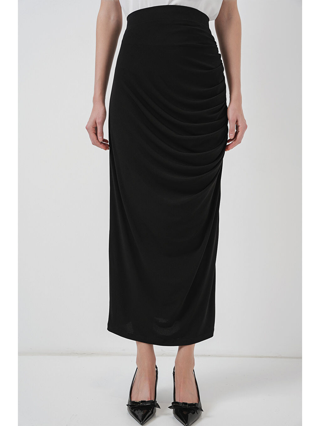 8035 Büzgülü Midi Etek - Siyah-1