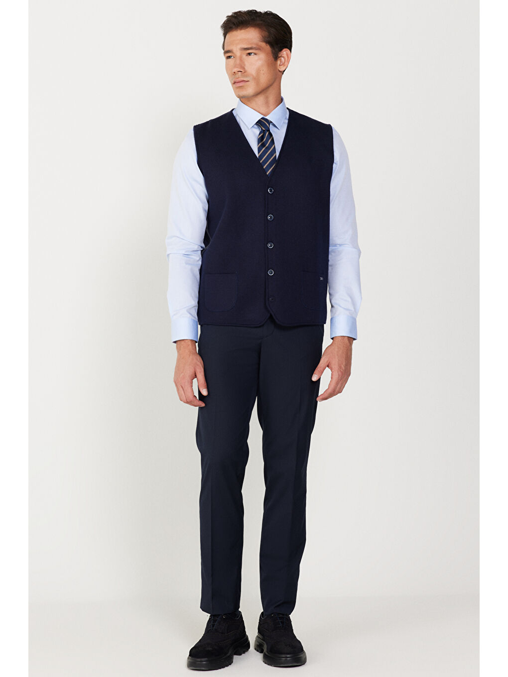 Erkek Lacivert Standart Fit Normal Kesim V Yaka Yünlü Triko Yelek-1