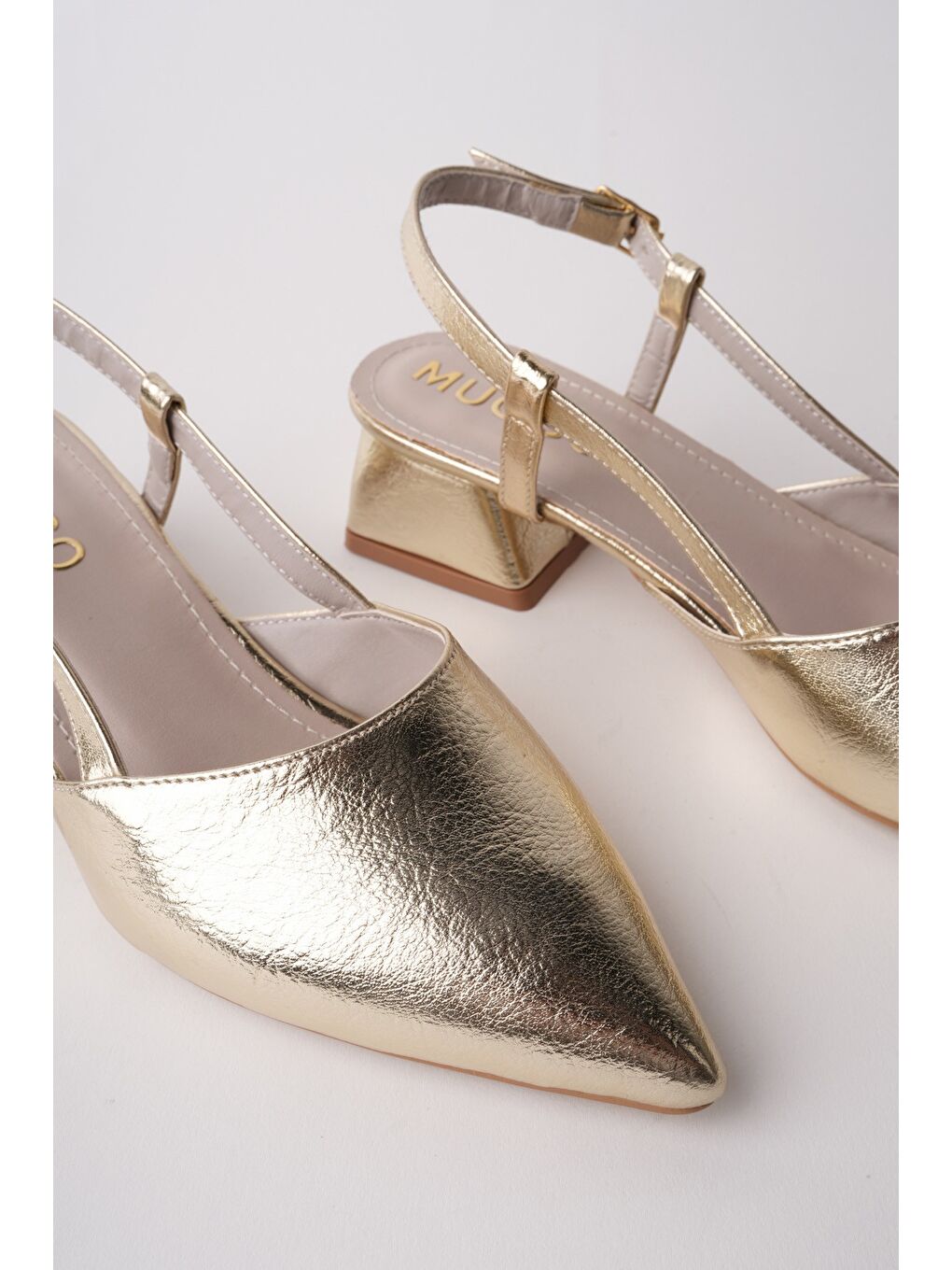 Sarı WONDER Sivri Burun Arkası Açık Kadın Kısa Topuklu Ayakkabı-4