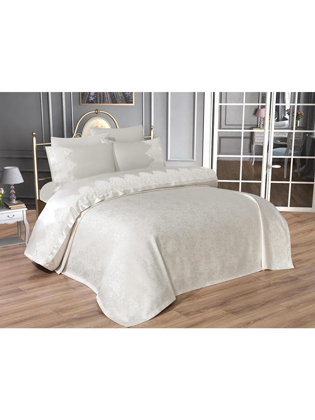 Ekru Çeyizdiyarı Fransız Güpürlü Betül Pike Takımı Krem