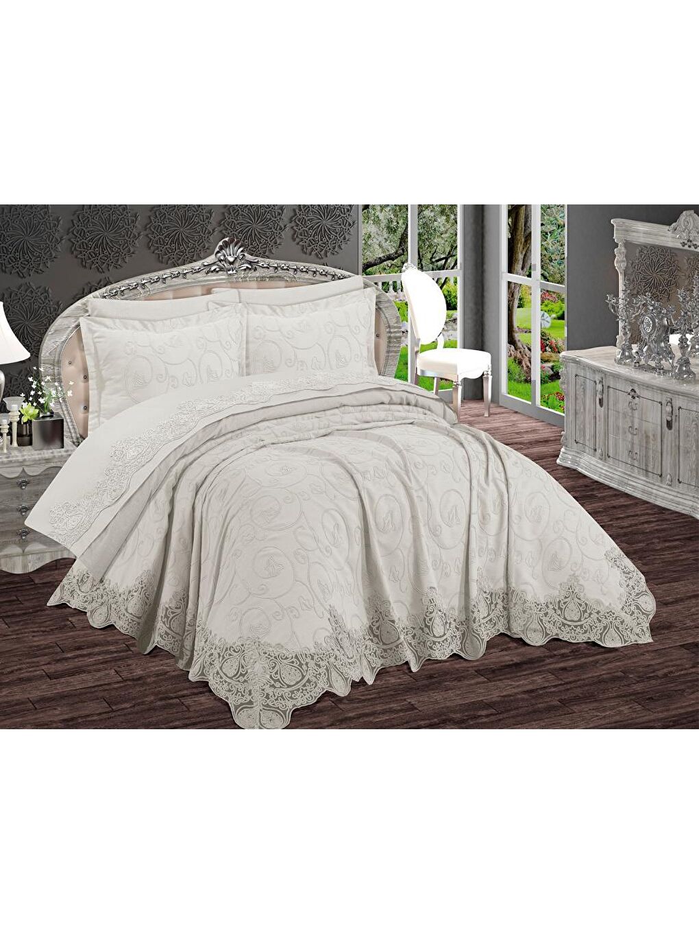 Ekru Boğaziçi 6 Parça Şönil Nakışlı Pike Takımı Krem