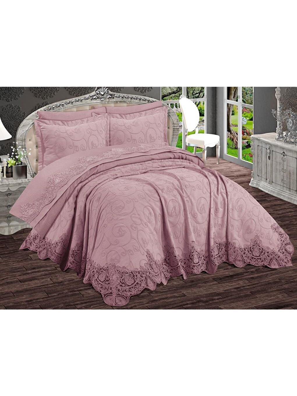 Pembe Boğaziçi 6 Parça Şönil Nakışlı Pike Takımı Pudra