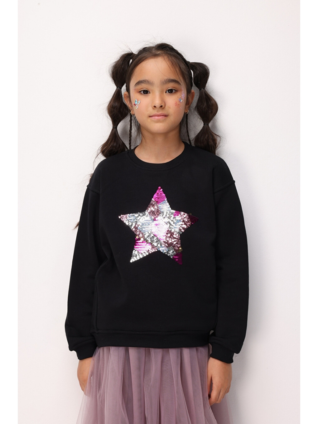 Siyah Pullu Yıldız Nakışlı Kız Çocuk Sweatshirt - Dina