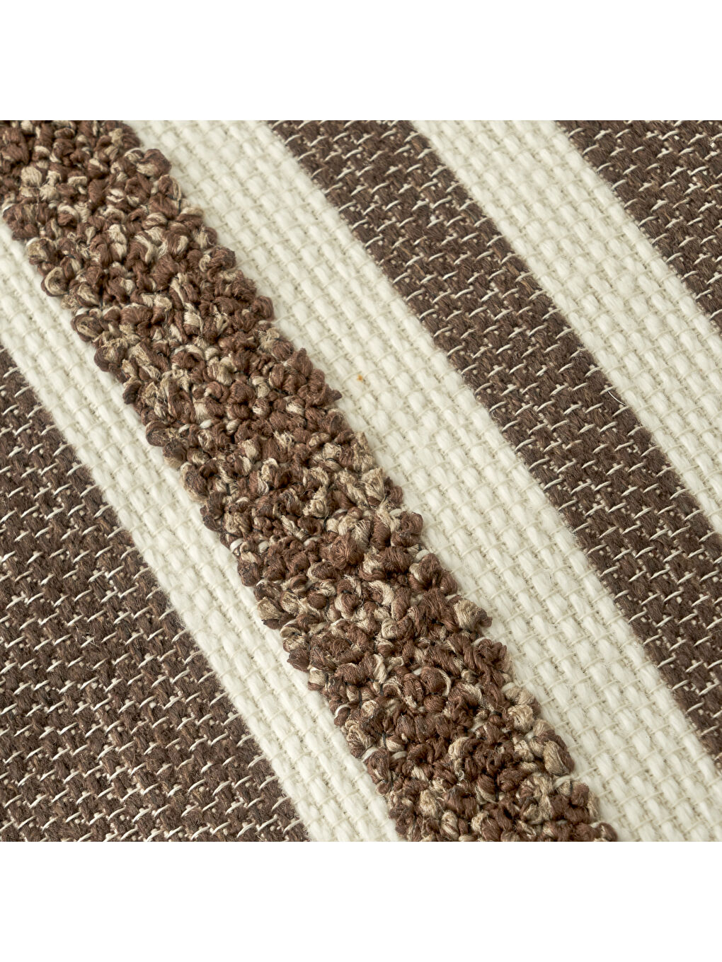 Divina Dekoratif Yastık Kılıfı Kahverengi (43x43 cm)-1