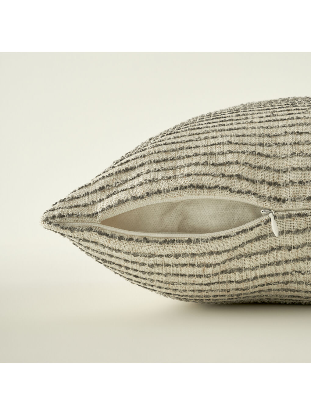 Bianca Dolgulu Dekoratif Yastık Gri (43x43 cm)-2