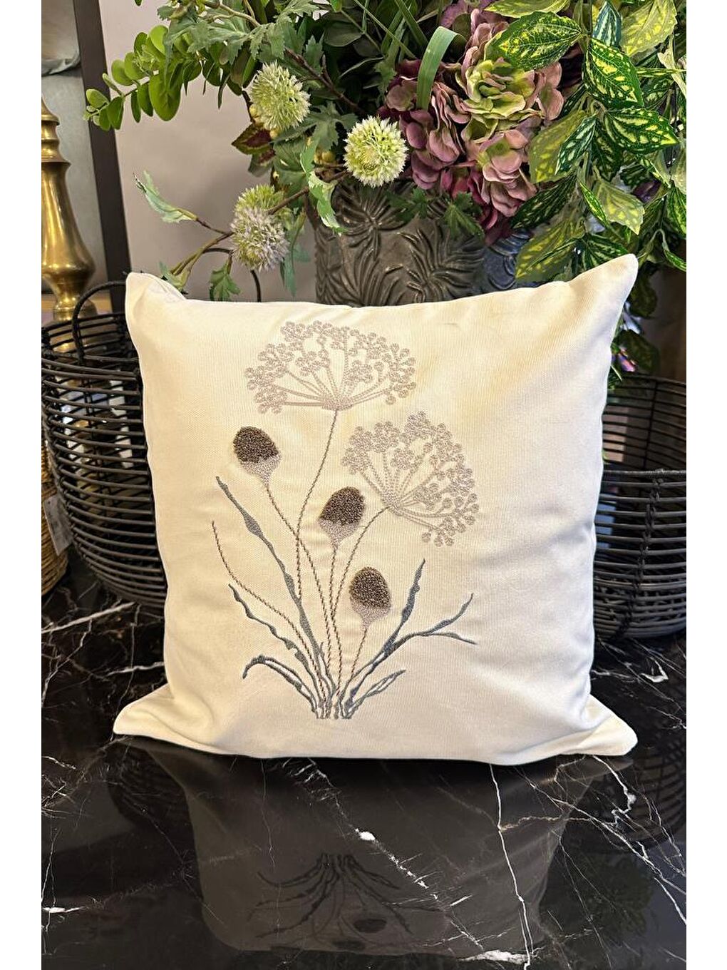 Karışık Pars Lüx Nakışlı Keten Kırlent Kılıfı 45x45 cm