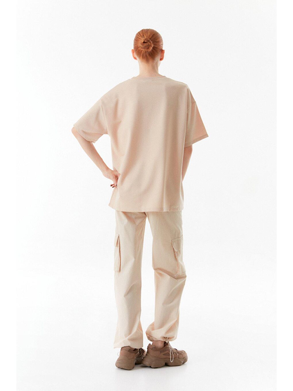 Bej Kabartmalı Bisiklet Yaka Oversize Tişört-3