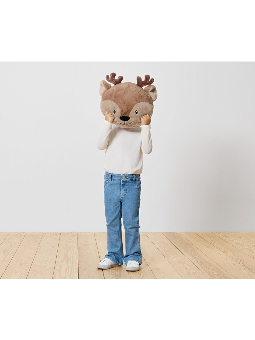 Ekru Pelüş Yastık, Geyik