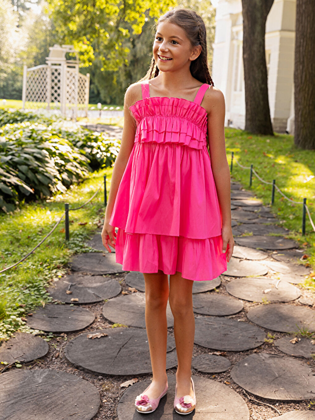 Fırfır Göğüs Detaylı Pembe Askılı Kız Çocuk Elbise-3