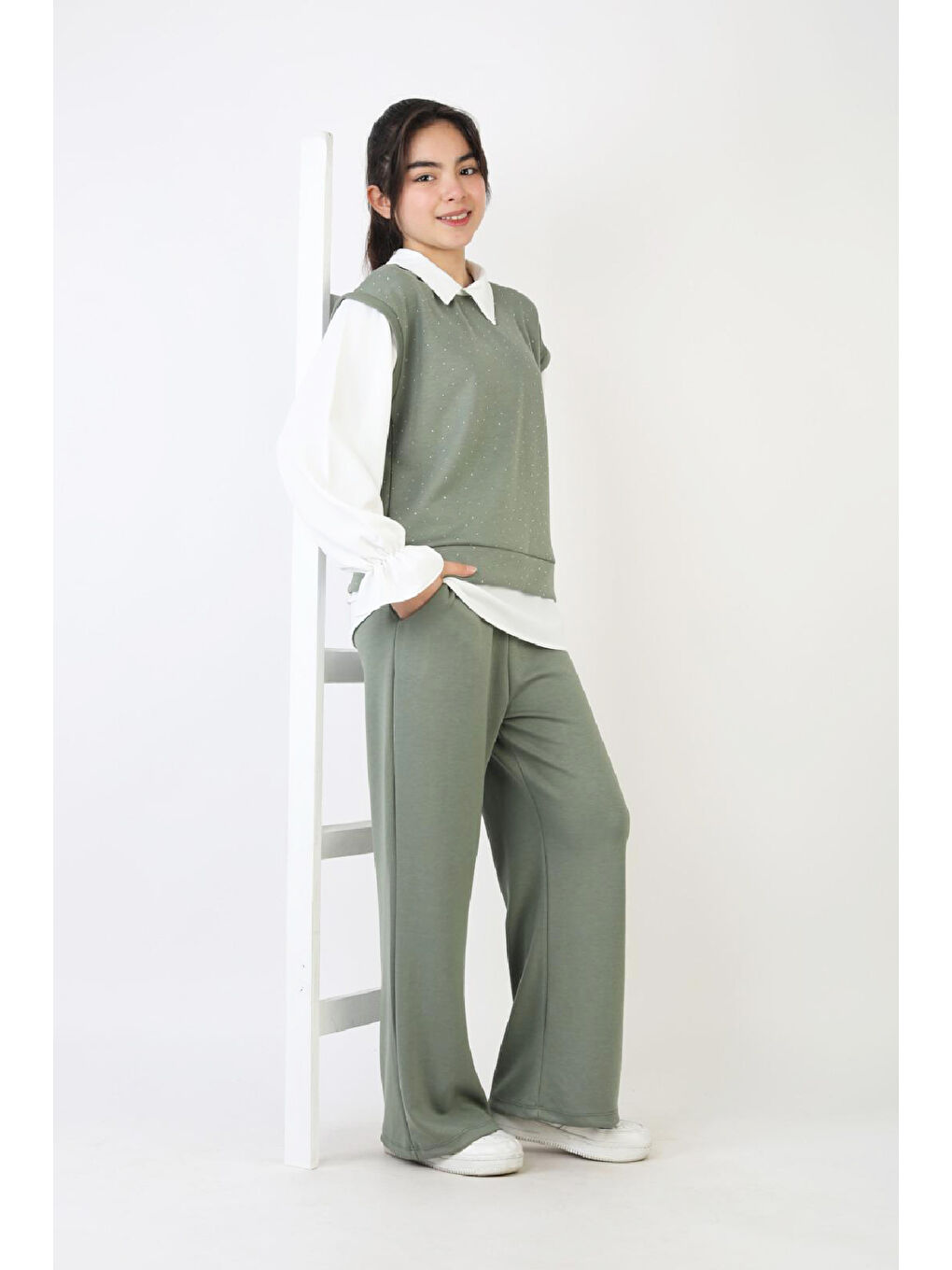 Yeşil Kız Çocuk 3'lü Takım - Double Face Kumaş-Taş Süslemeli ve Geniş Paçalı 12509-2