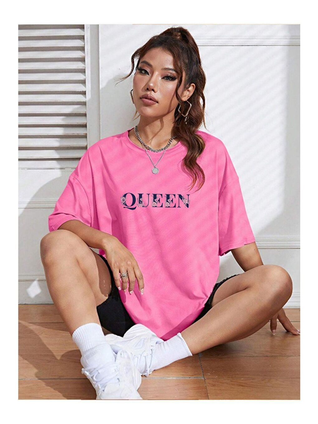 Trendseninle Açık Pembe Kadın Pembe Oversize Çiçekli Queen Baskılı Tişört