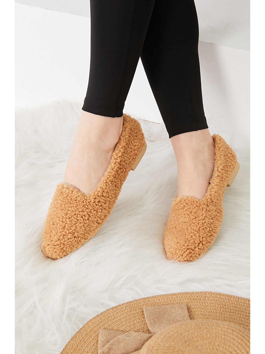 Bej Kadın Vizon Pelüş Babet    26653