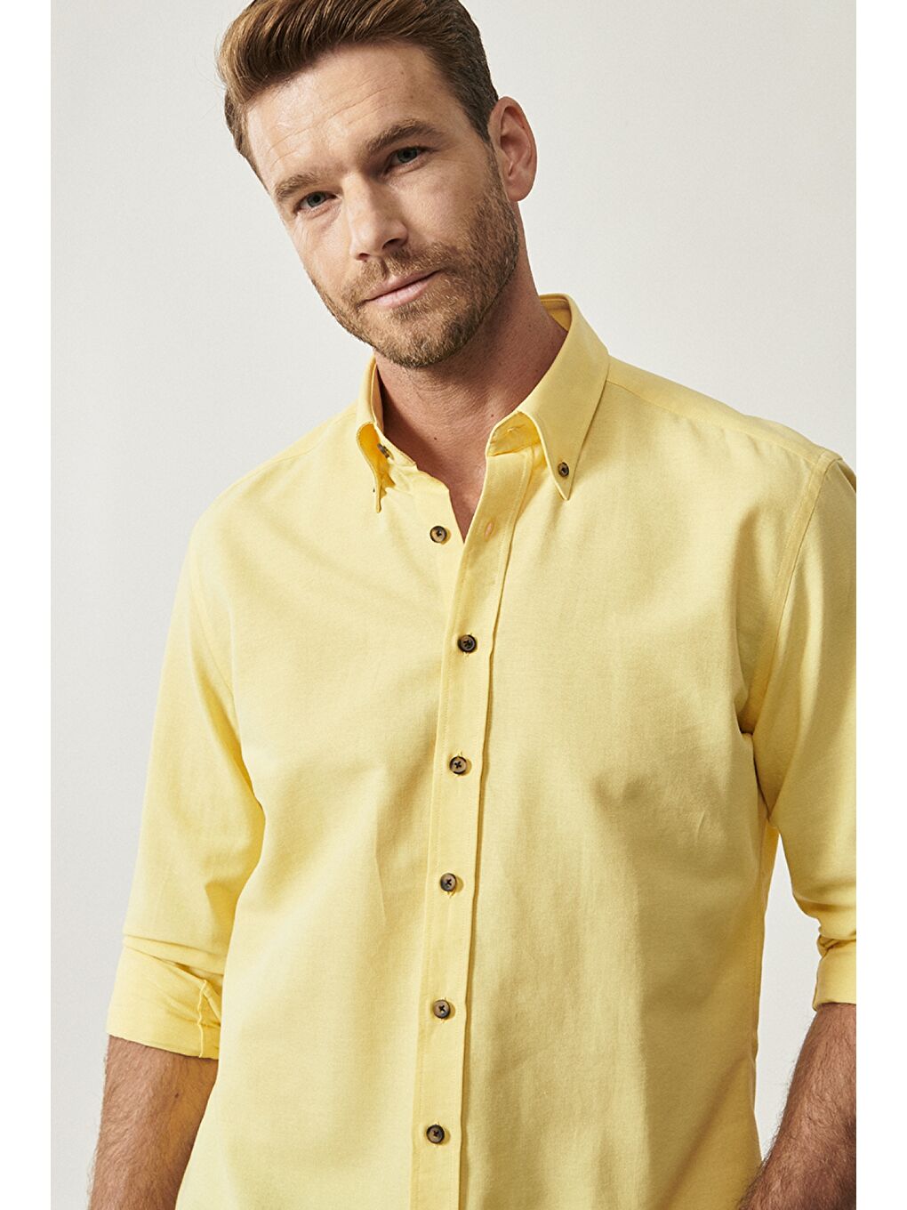 Erkek Sarı Slim Fit Dar Kesim Düğmeli Yaka Pamuklu Oxford Gömlek