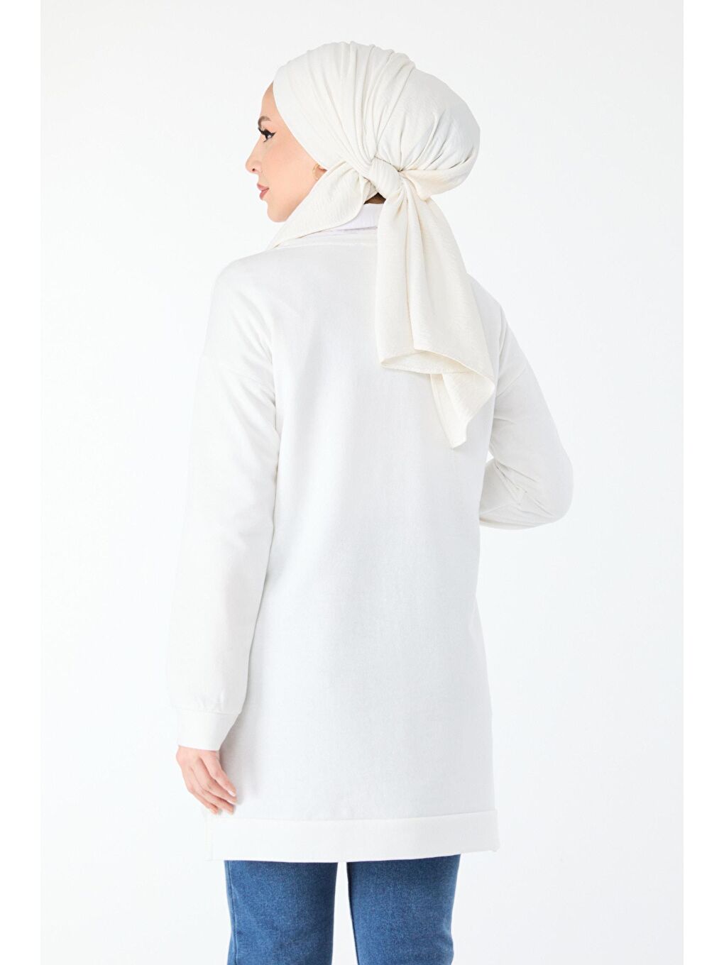 Bisiklet Yaka Kadın Beyaz Baskılı Uzun Kollu Sweatshirt - 24421-5