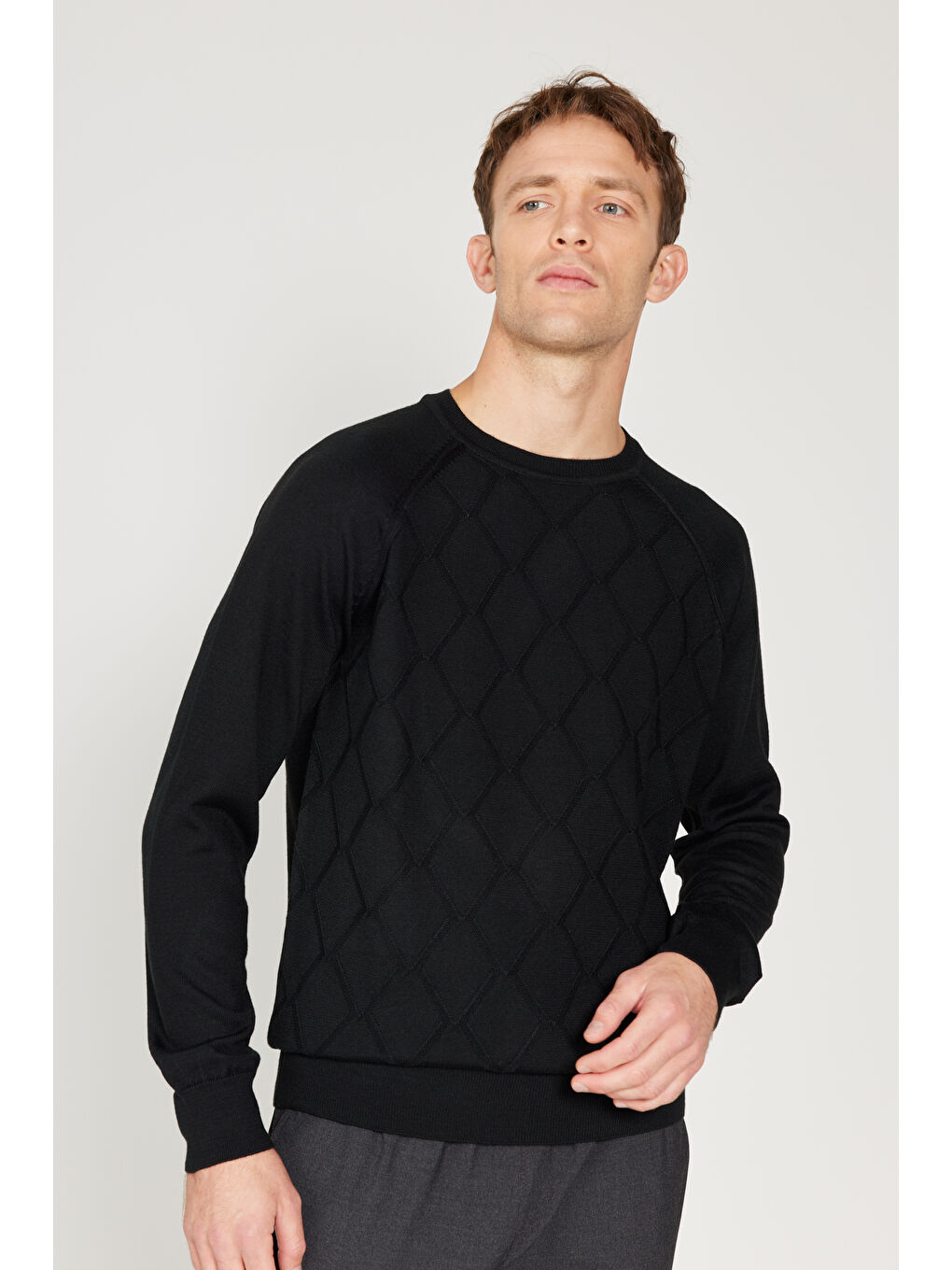 Erkek Siyah Standart Fit Normal Kesim Bisiklet Yaka Jakarlı Triko Kazak-2