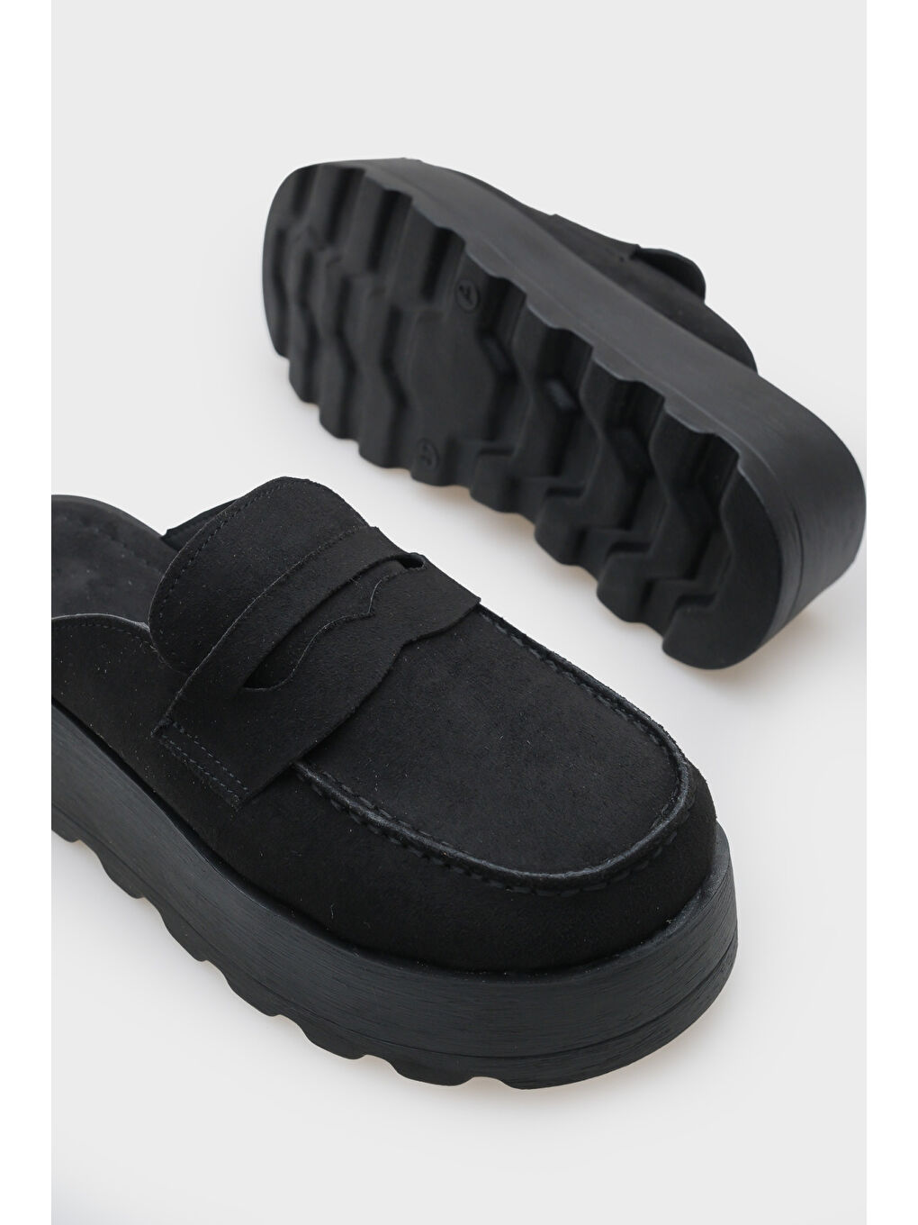 Siyah Karrie Süet Görünümlü Kadın Sabo-3