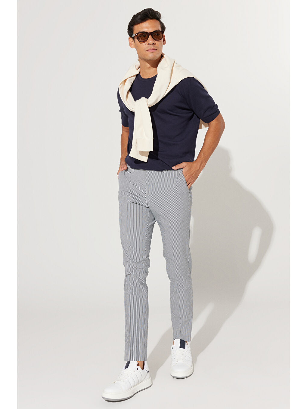 Erkek Lacivert Slim Fit Dar Kesim Pamuklu Gofre Desenli Pantolon