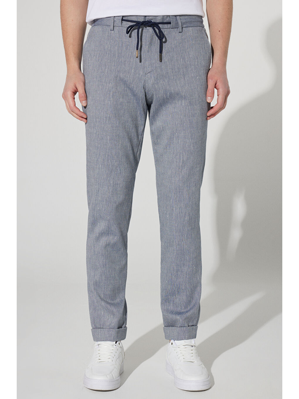 Erkek Lacivert Slim Fit Dar Kesim Keten Karışımlı Yan Cepli Beli Bağlamalı Pantolon-1