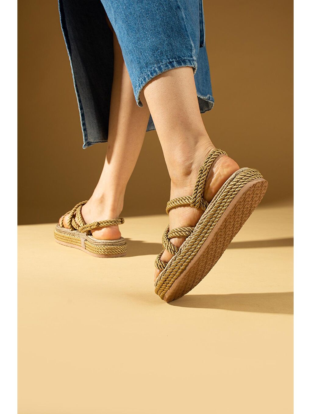 Sarı Kalın Taban Çapraz Bant Hasır Kadın Sandalet 30-15-24-2