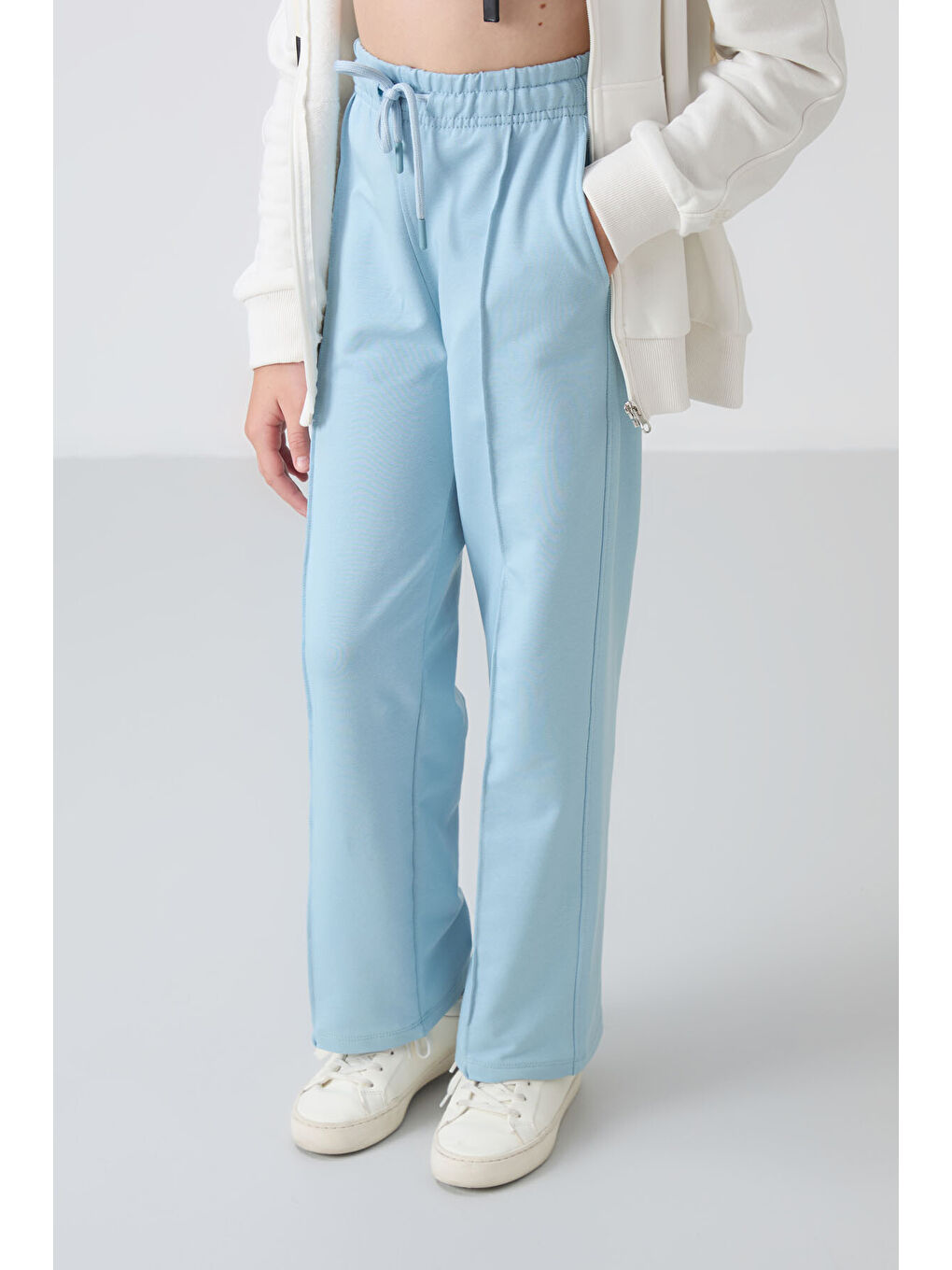 Açık Mavi Cepli Ön Dikiş Detaylı Geniş Paça Kız Çocuk Eşofman Altı -75144