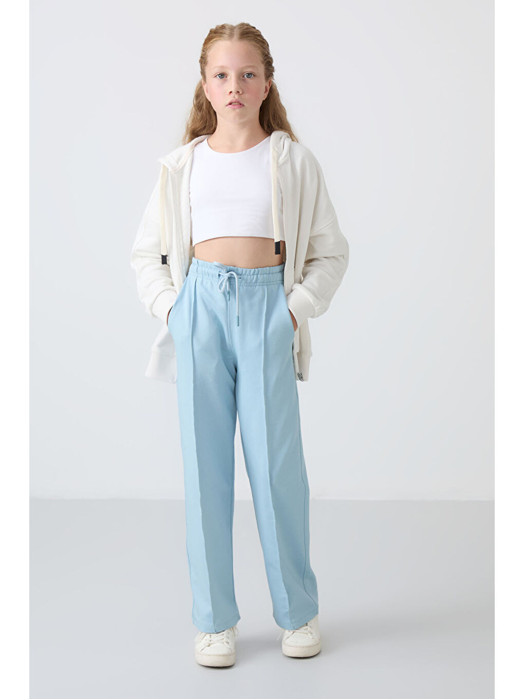 Açık Mavi Cepli Ön Dikiş Detaylı Geniş Paça Kız Çocuk Eşofman Altı -75144-2