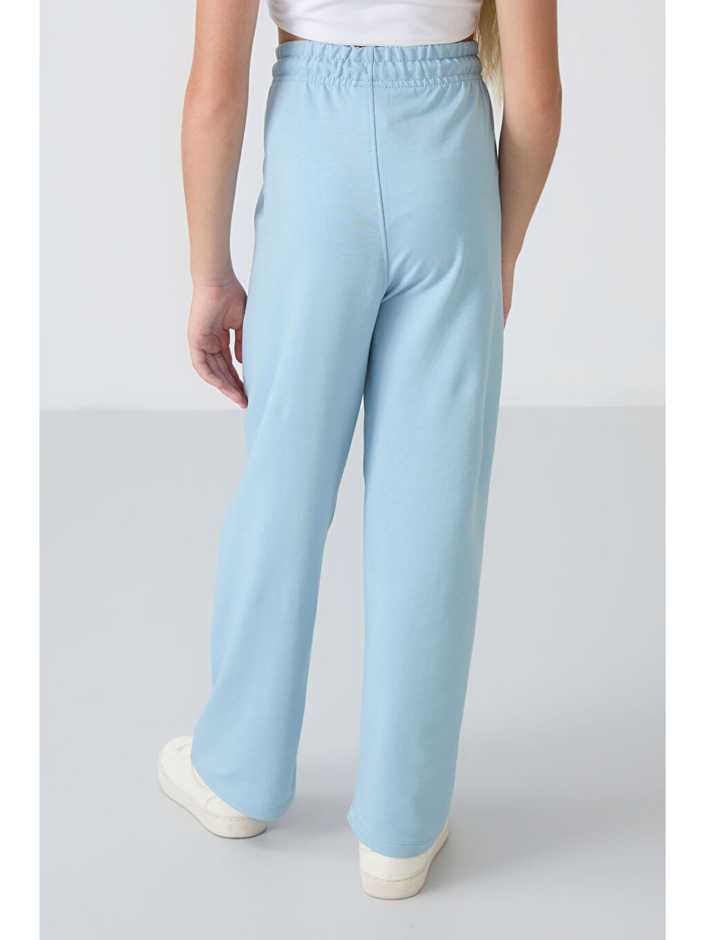 Açık Mavi Cepli Ön Dikiş Detaylı Geniş Paça Kız Çocuk Eşofman Altı -75144-4