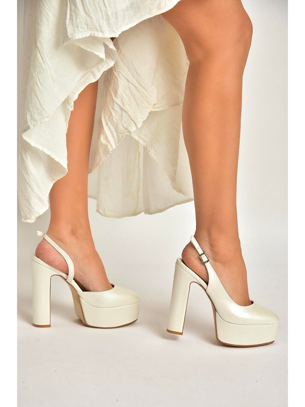 Bej Sedef Kadın Topuklu Ayakkabı Y246195109-2