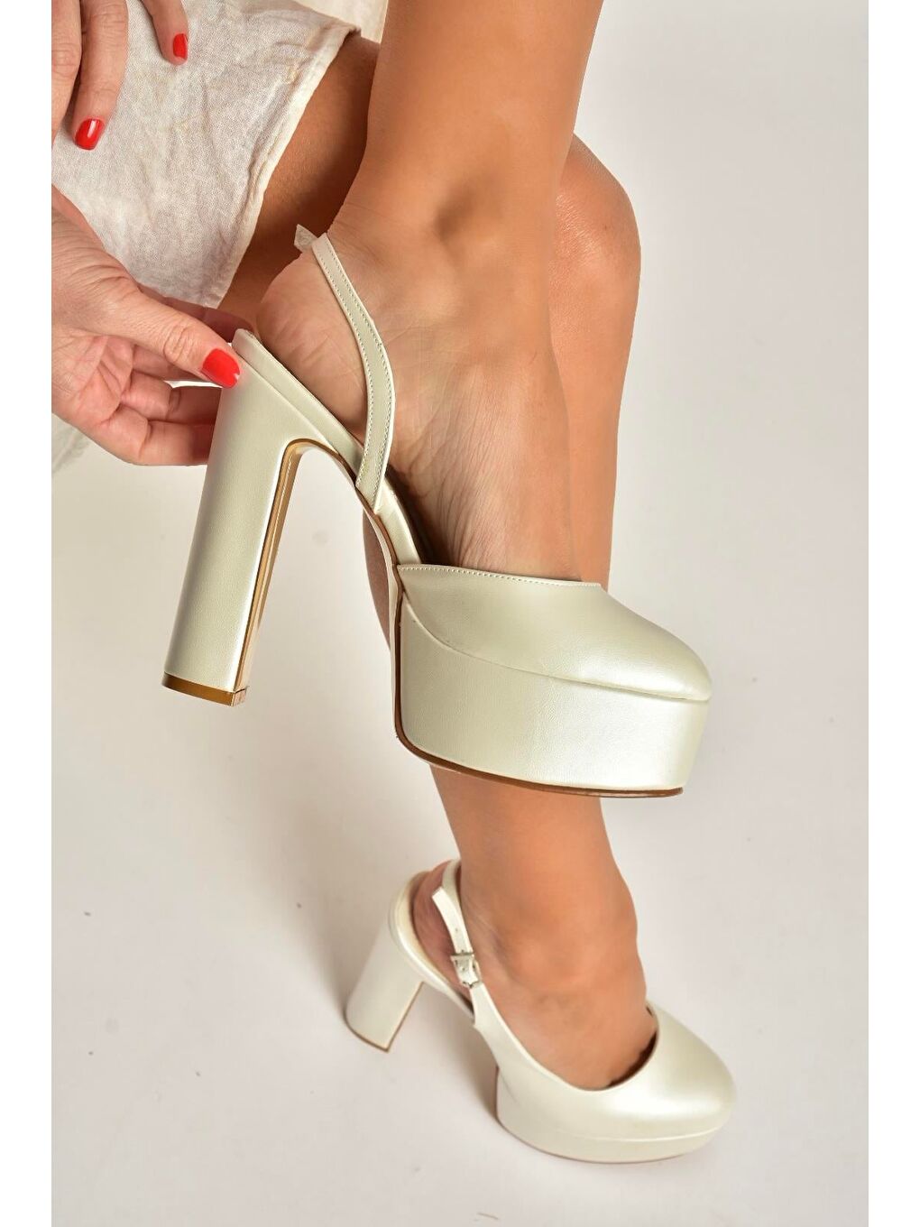 Bej Sedef Kadın Topuklu Ayakkabı Y246195109-4