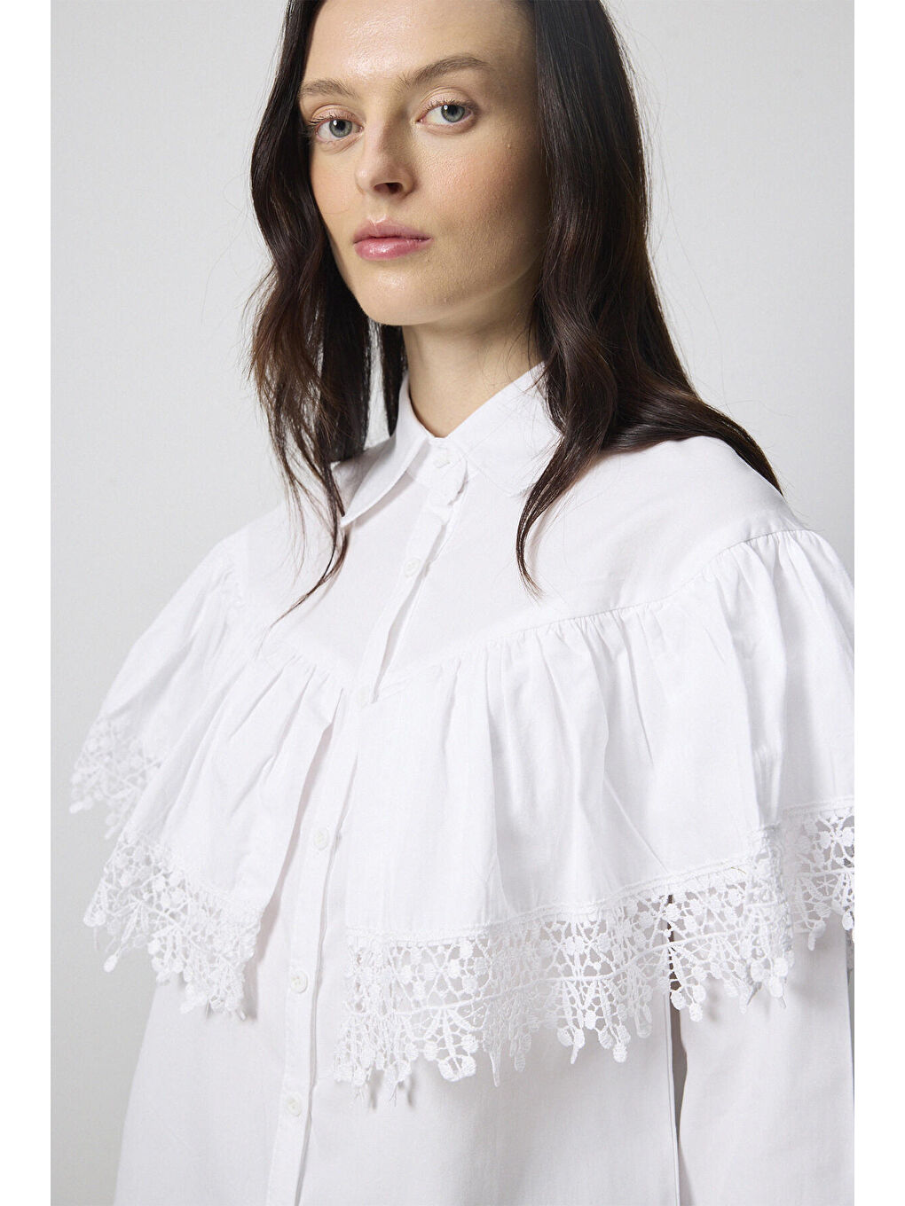 Beyaz Fisto Detaylı Gömlek-4