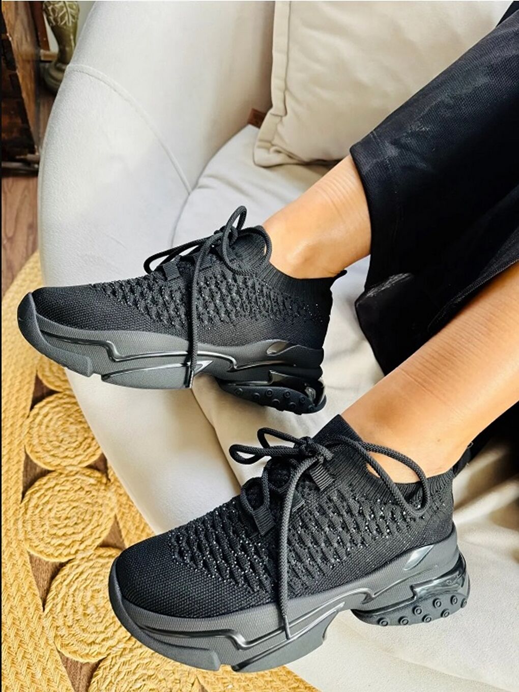 Siyah Renk Triko Taş Detaylı Ortopedik Rahat Kalıp Kadın Sneakers Ve Spor Ayakkabı Taban 5 Cm.