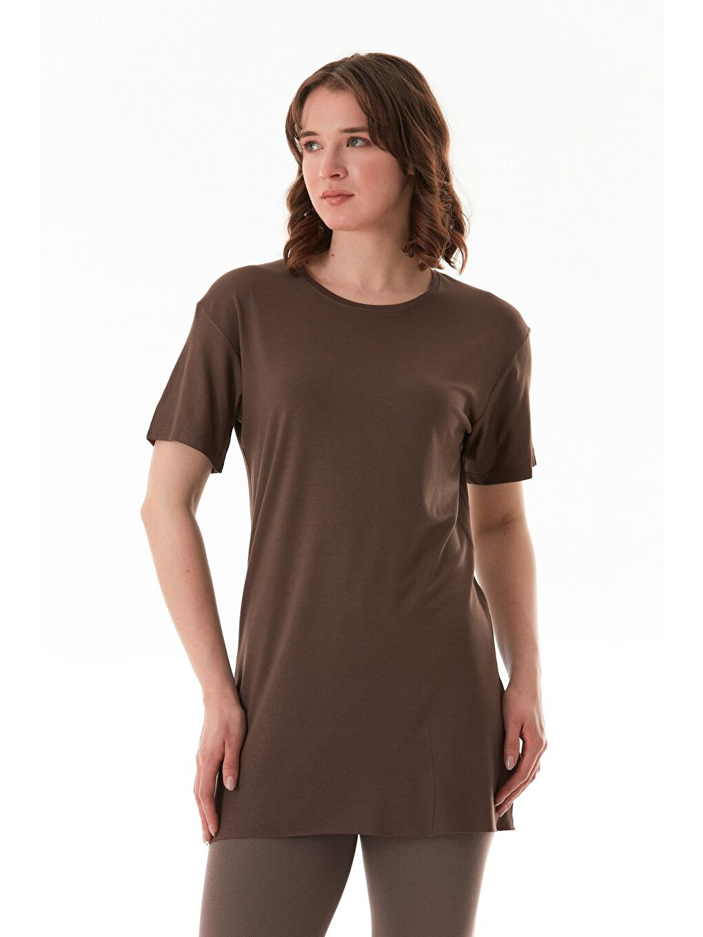 Kahverengi Basic Bisiklet Yaka Yanları Yırtmaçlı Elastanlı Salaş Tişört-1