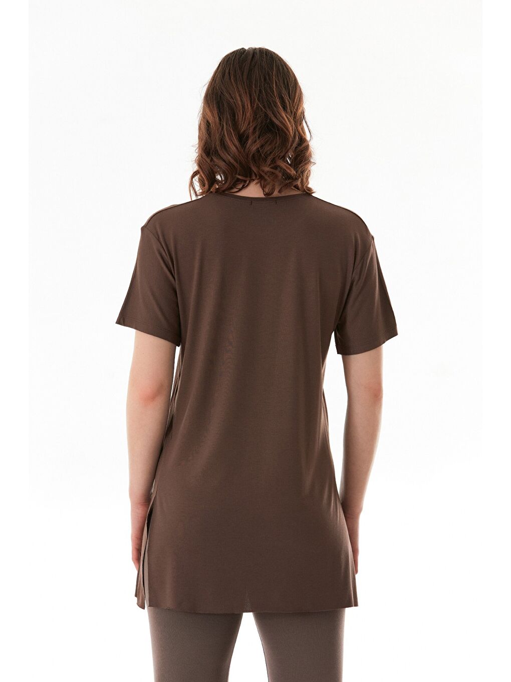 Kahverengi Basic Bisiklet Yaka Yanları Yırtmaçlı Elastanlı Salaş Tişört-4